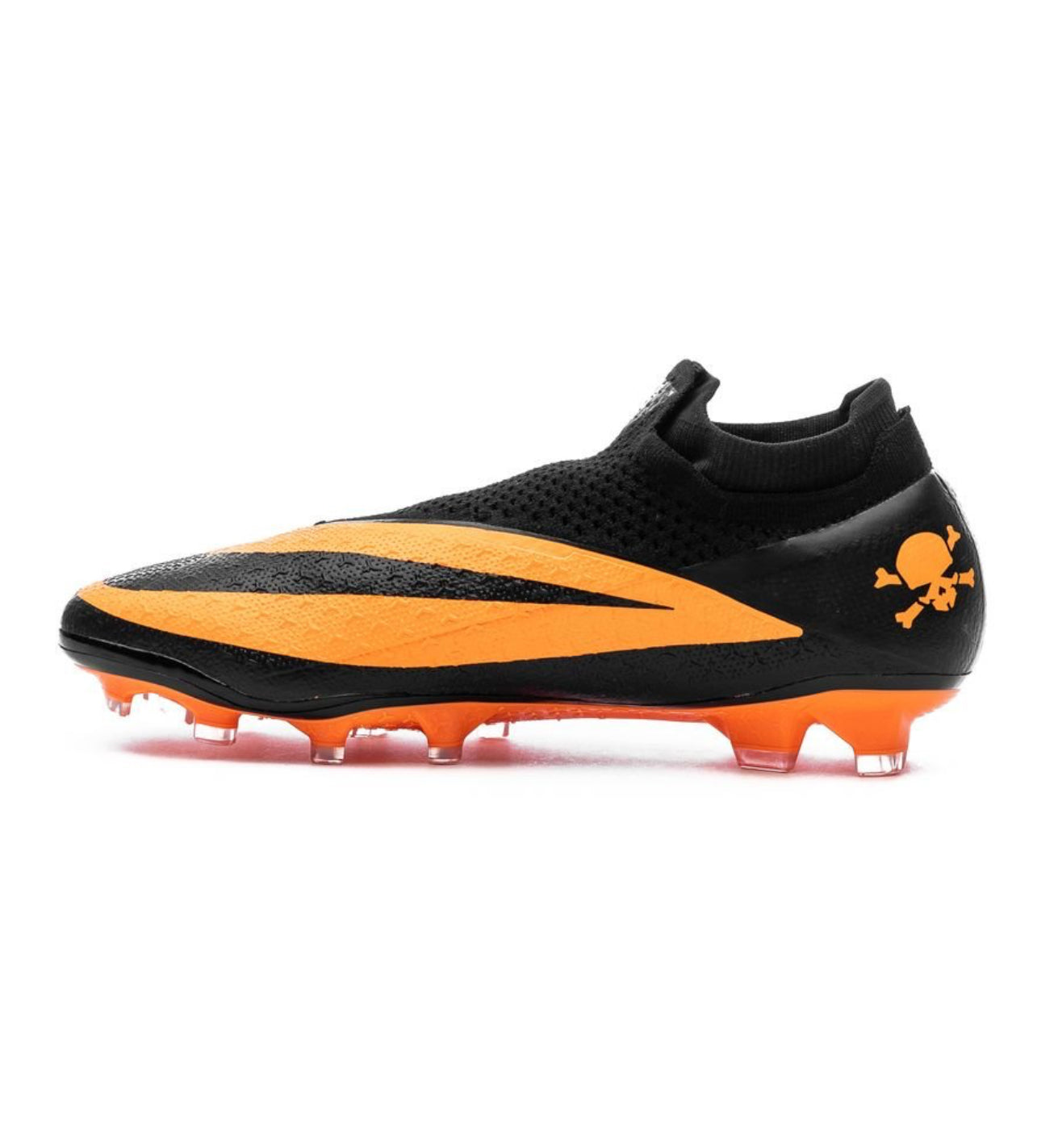 ネイビーのNike Phantom Vision、FGソール、専用バッグ付き